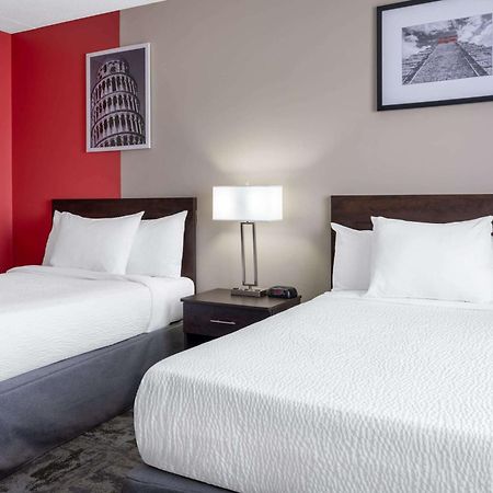 Ramada By Wyndham Thunder Bay Airlane Hotel Esterno foto