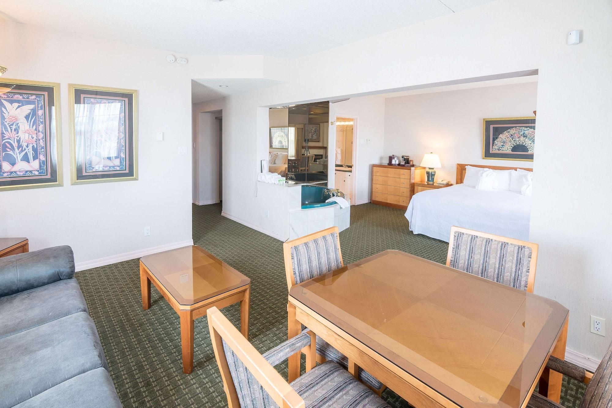 Ramada By Wyndham Thunder Bay Airlane Hotel Esterno foto