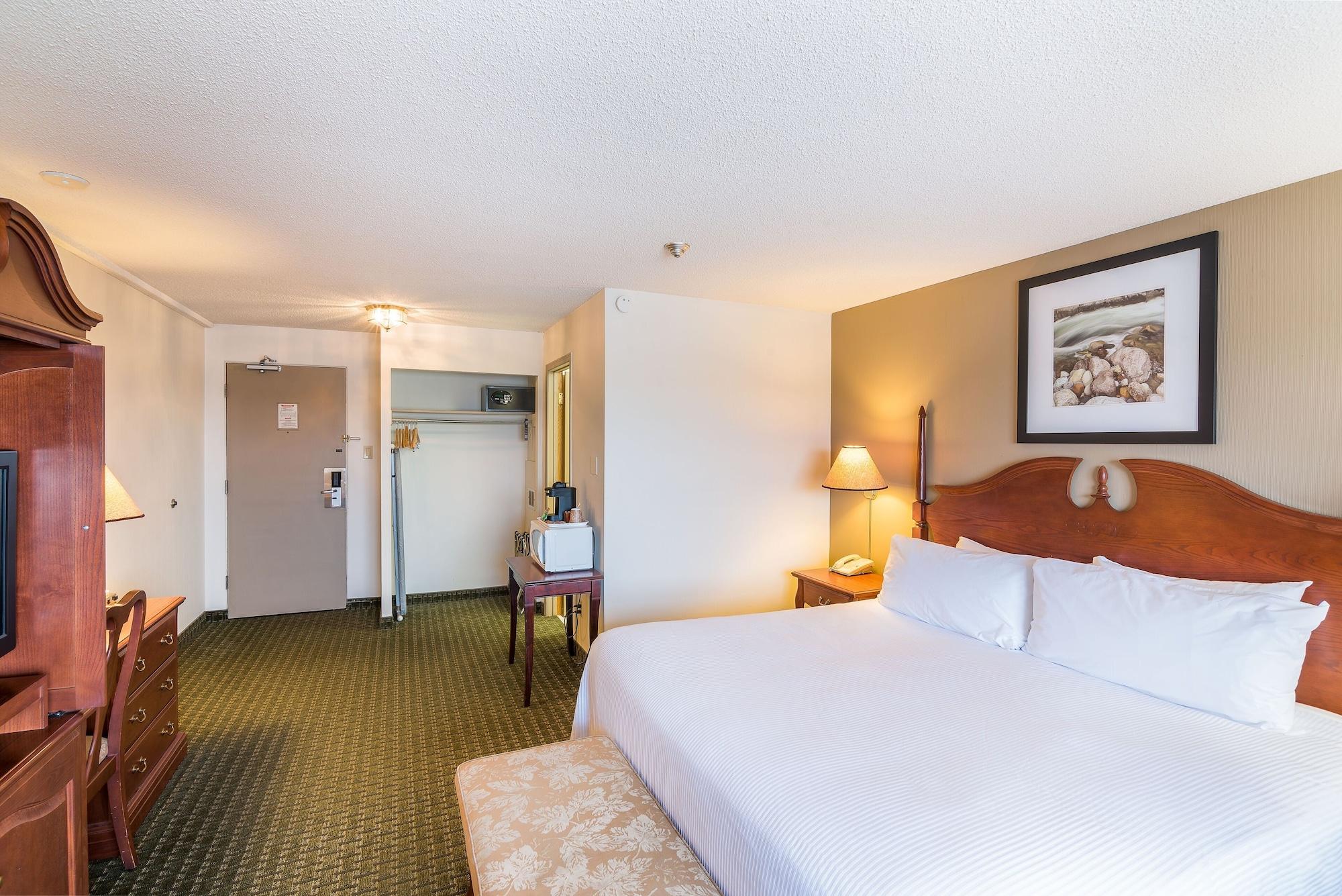 Ramada By Wyndham Thunder Bay Airlane Hotel Esterno foto