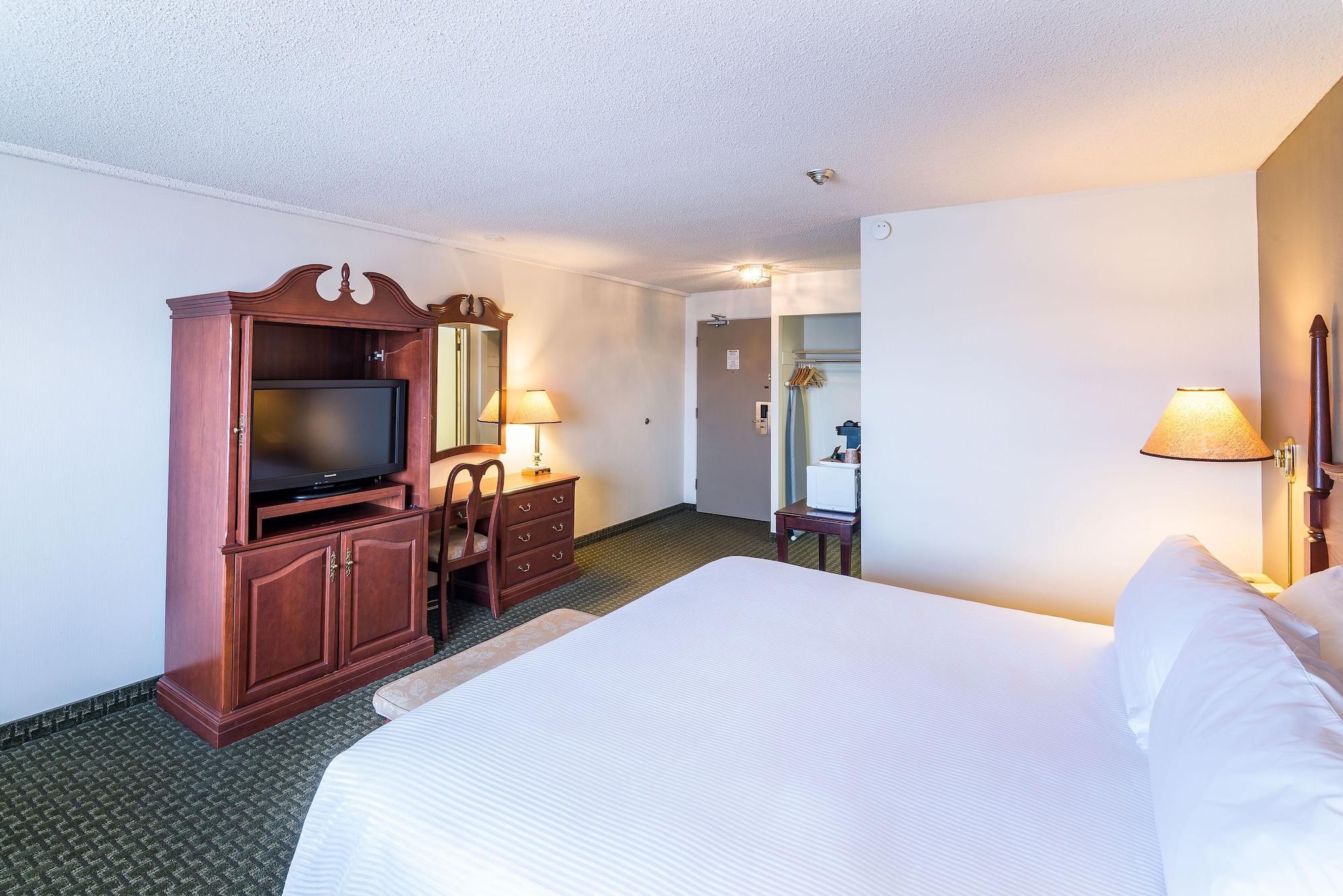 Ramada By Wyndham Thunder Bay Airlane Hotel Esterno foto