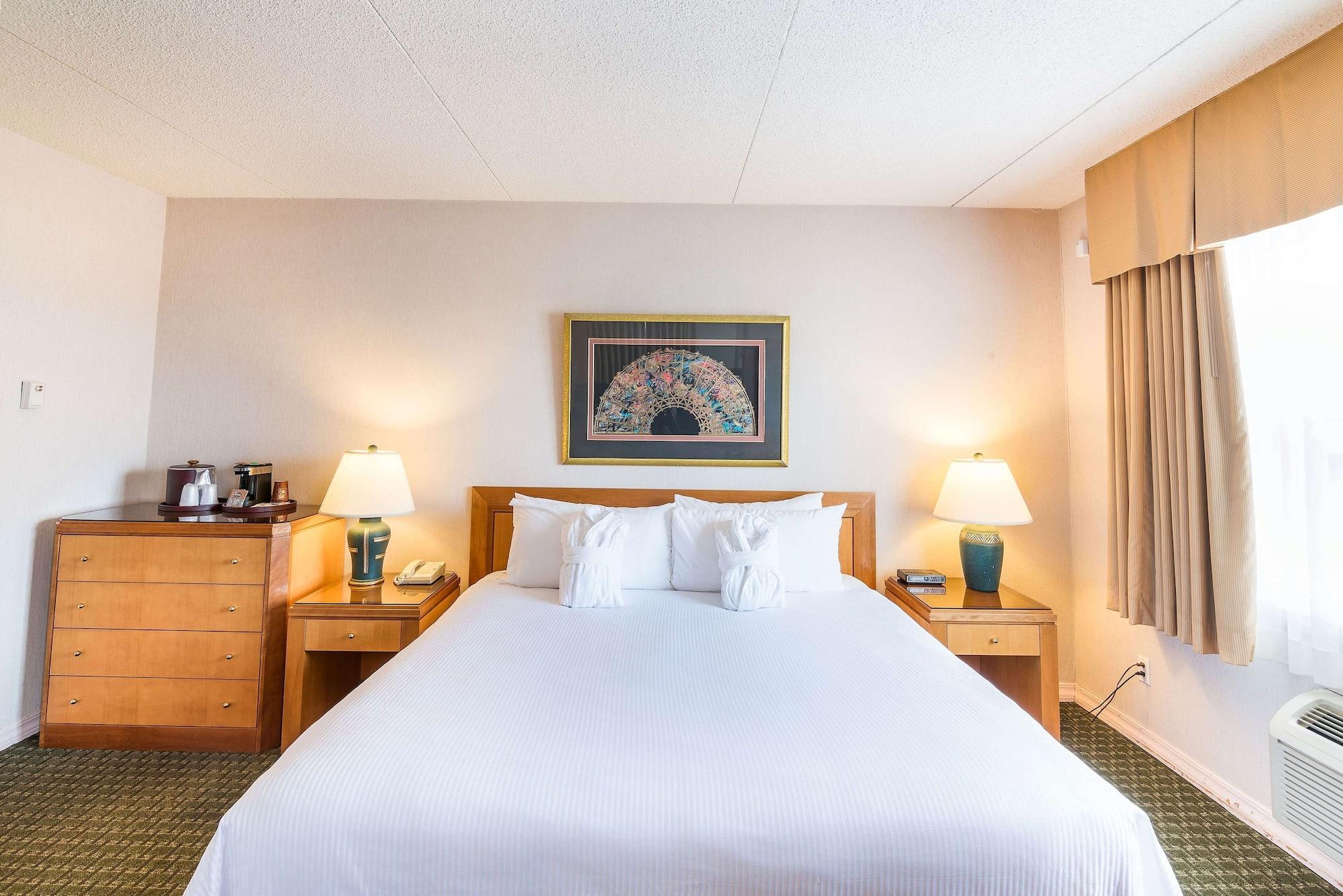 Ramada By Wyndham Thunder Bay Airlane Hotel Esterno foto