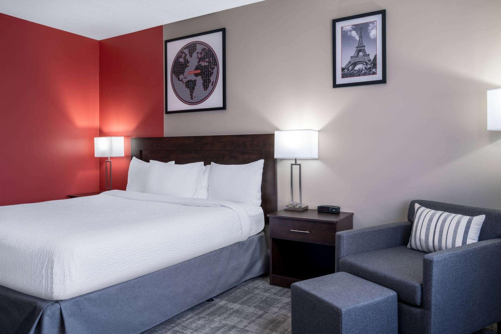 Ramada By Wyndham Thunder Bay Airlane Hotel Esterno foto