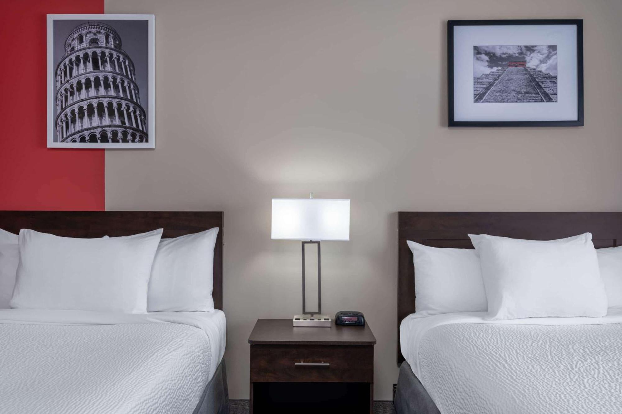 Ramada By Wyndham Thunder Bay Airlane Hotel Esterno foto
