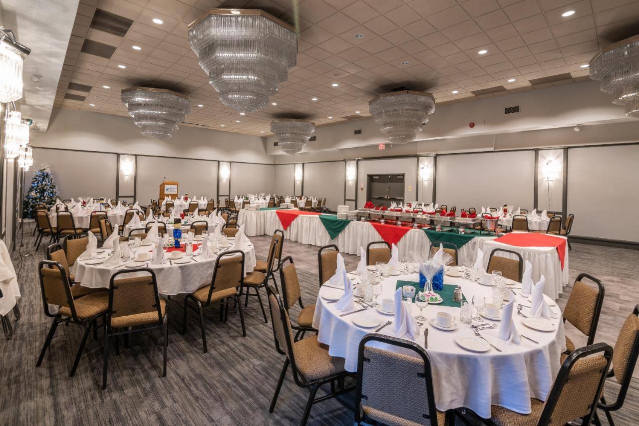 Ramada By Wyndham Thunder Bay Airlane Hotel Esterno foto