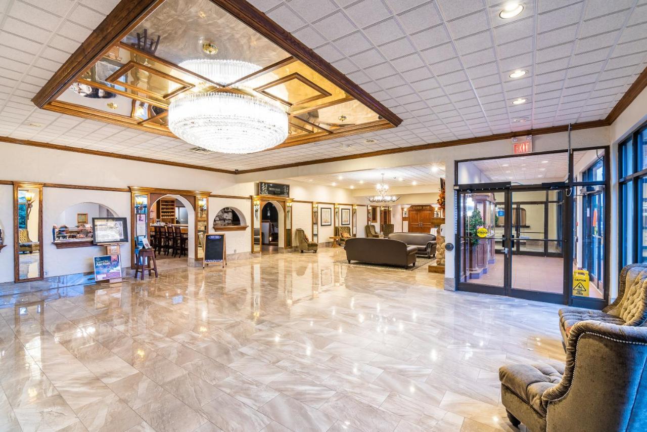 Ramada By Wyndham Thunder Bay Airlane Hotel Esterno foto