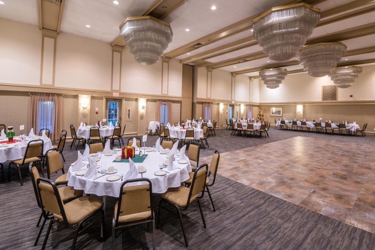 Ramada By Wyndham Thunder Bay Airlane Hotel Esterno foto